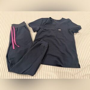 Figs Scrub Set - Women’s High Waisted Zamora Jogger Scrub Pants & Scrub Top Set